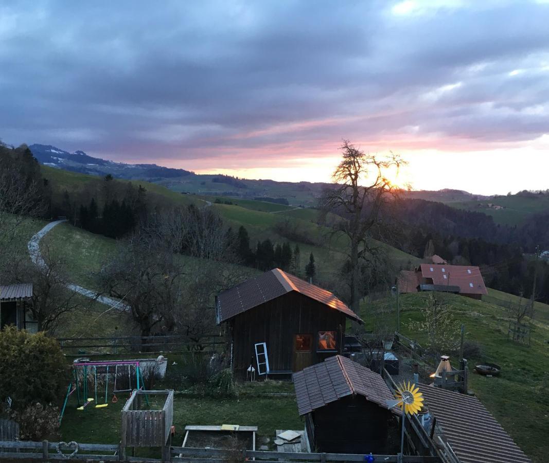 3,5 Zimmerferienwohnung Schwalbenaescht Rueeggisberg Buitenkant foto